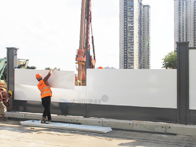 施工圍擋廠家應當如何進行選擇？圍擋價格與質量掛鉤嗎？