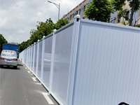 建筑工地用PVC圍擋有哪些優勢和特點？